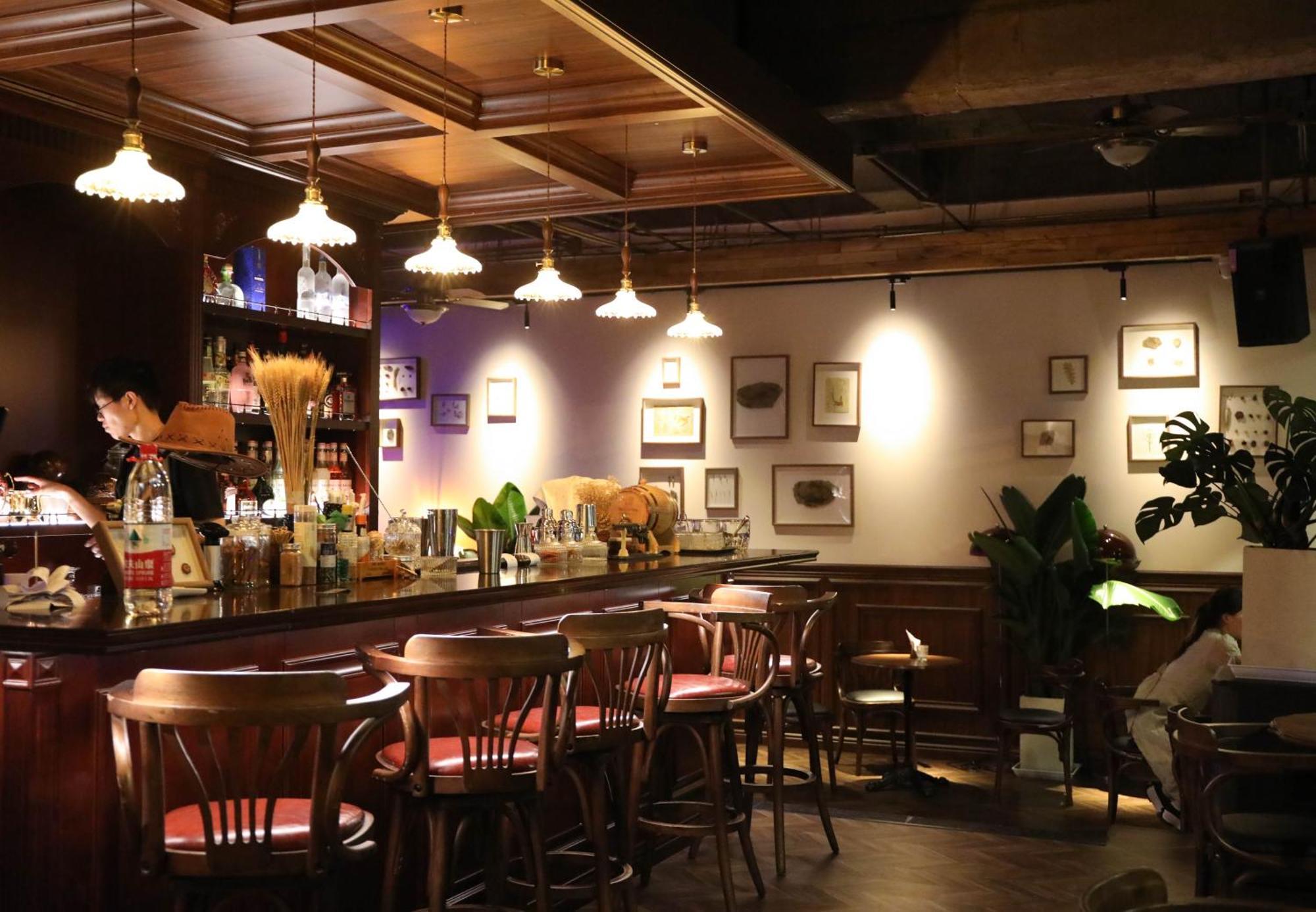Sonderia Lazybones Hostel- Wenshu Temple Side, Chill Hostel With All-Day Brunch, Travel Agency In English & Local Bar Vibes צ'נגדו מראה חיצוני תמונה