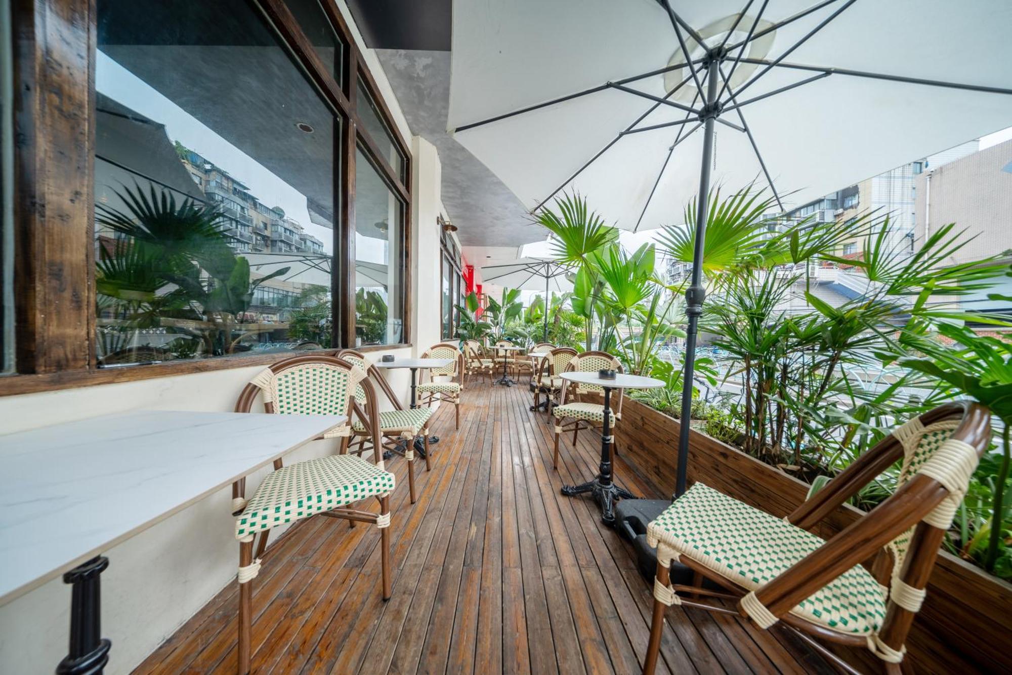 Sonderia Lazybones Hostel- Wenshu Temple Side, Chill Hostel With All-Day Brunch, Travel Agency In English & Local Bar Vibes צ'נגדו מראה חיצוני תמונה